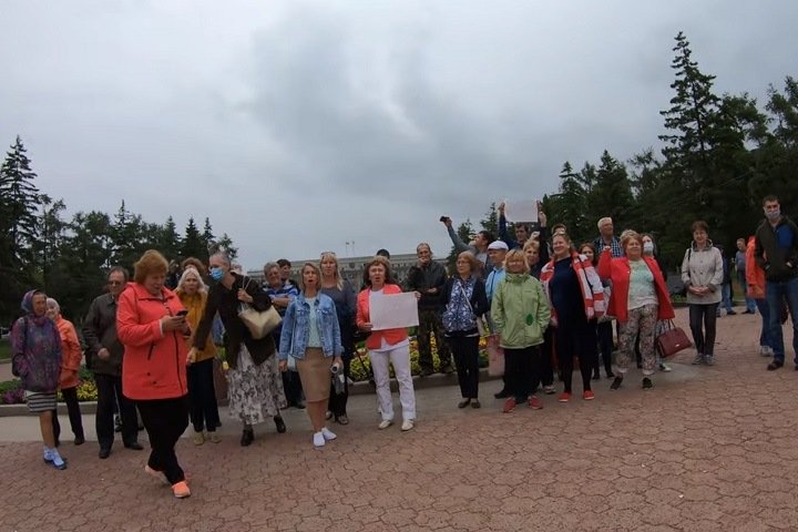 Митинг в поддержку протестующих хабаровчан прошел в Иркутске