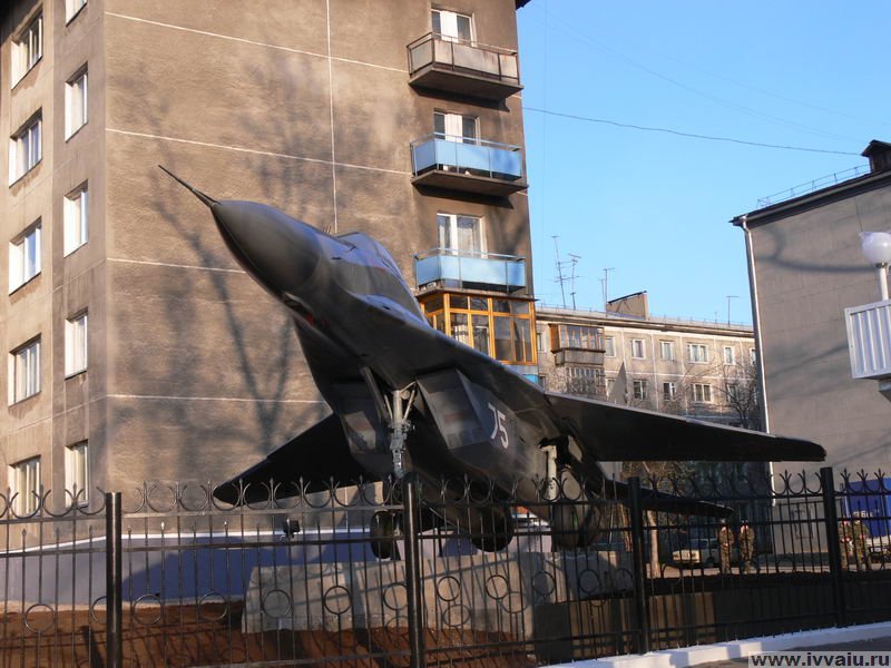 Землю под ИВВАИУ передали в городскую собственность