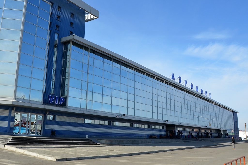 Самолет с отказавшим двигателем совершил посадку в аэропорту Иркутска  