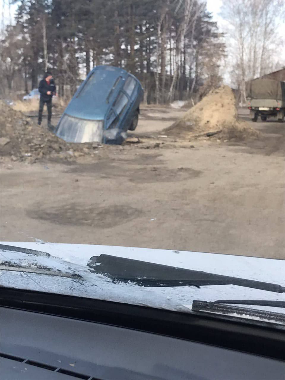 Ангарчане уверенно вырываются вперёд в областном конкурсе на самую большую яму.