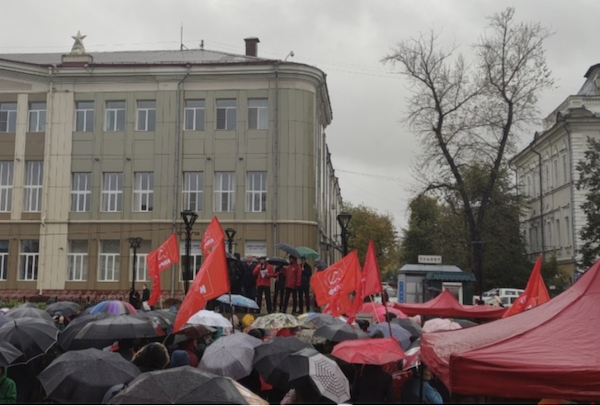 Десятки человек вышли на акцию против фальсификации выборов в Иркутске