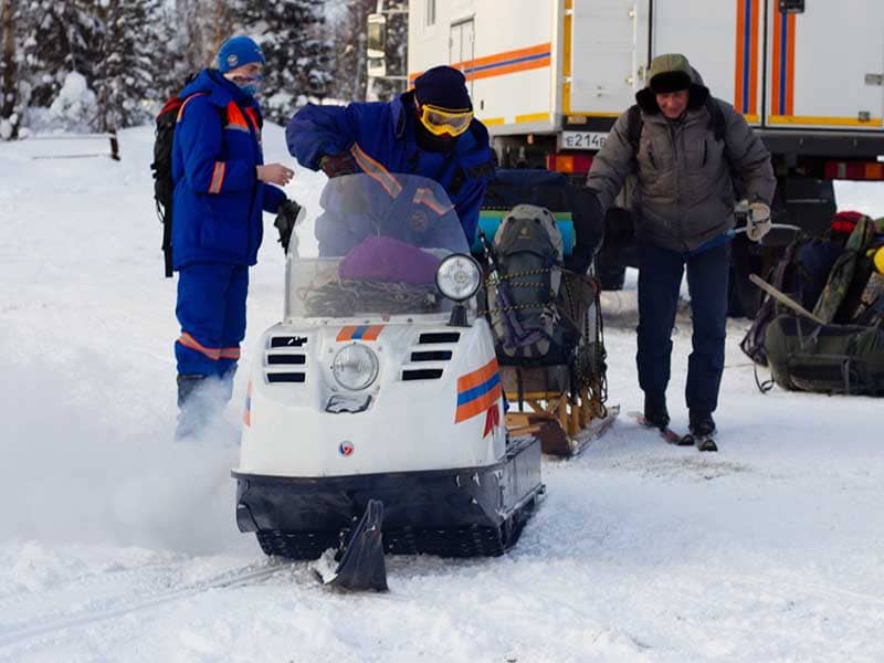 17-летний парень едва не погиб от холода на льду Ершовского залива