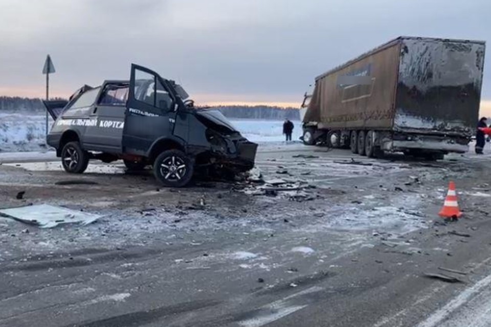 В Иркутской области жена погибла в ДТП, перевозя тело мужа на похороны