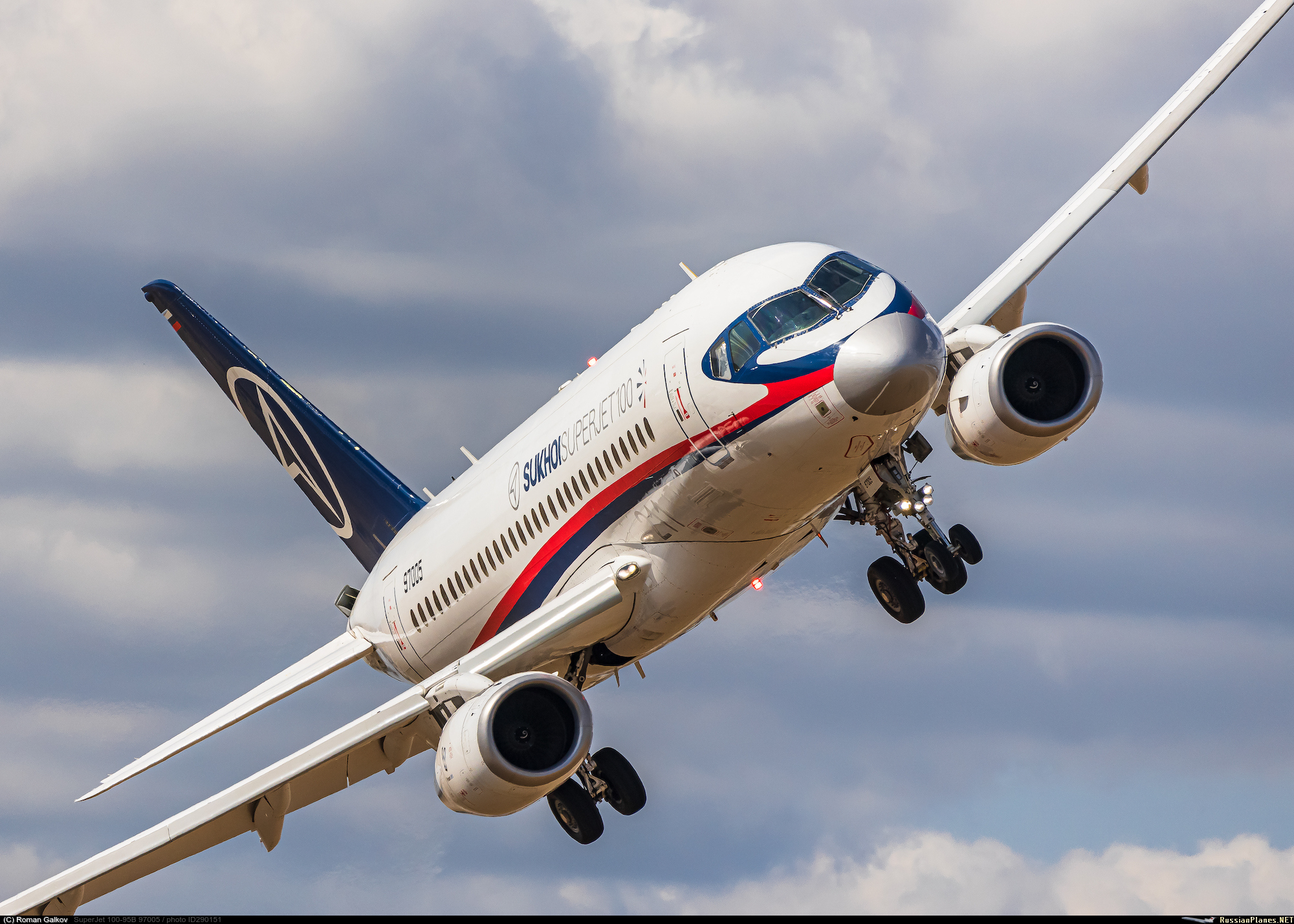 «До конца года может быть остановлено около половины парка Superjet»