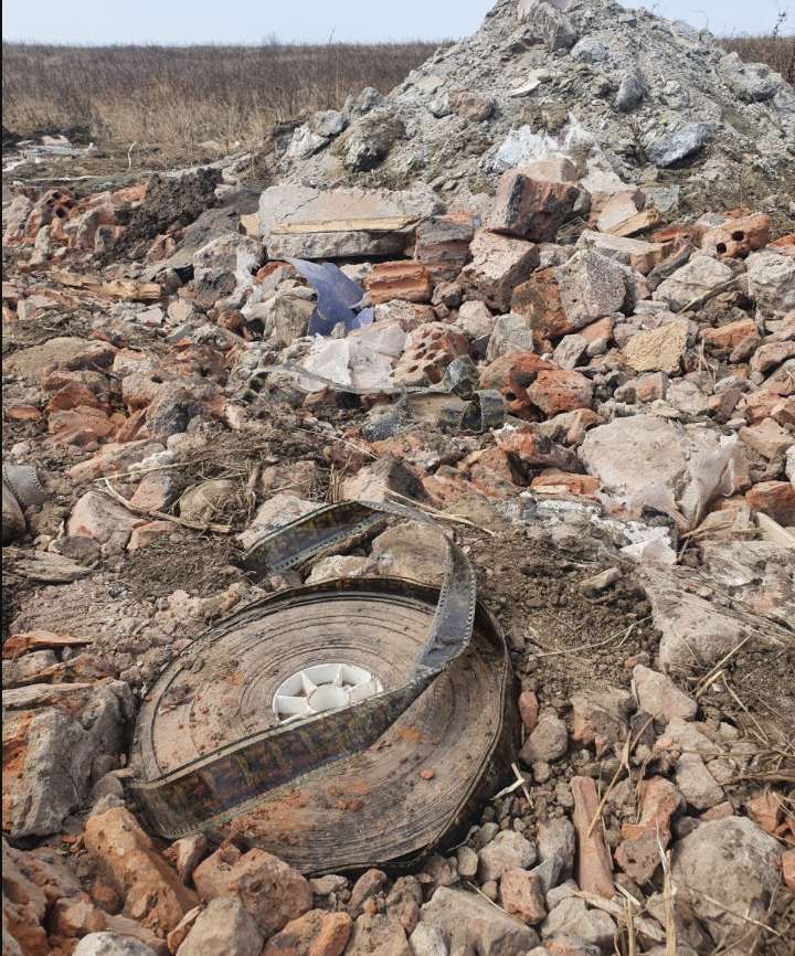 Кинотеатр «Чайка» был разрушен, и строительный мусор вывезли на Чертугеевский полуостров