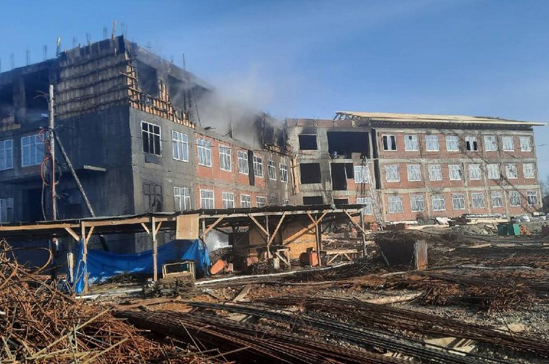 Пожар строящейся школы в Зиме: прокуратура проверяет, мэрия обещает оперативно возобновить работы