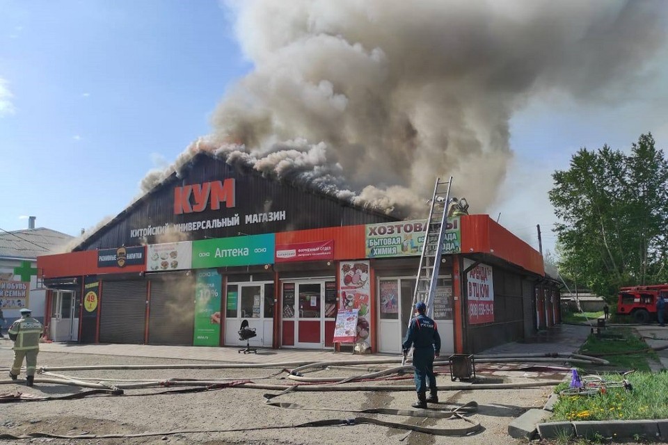 Магазин сгорел в Анграске
