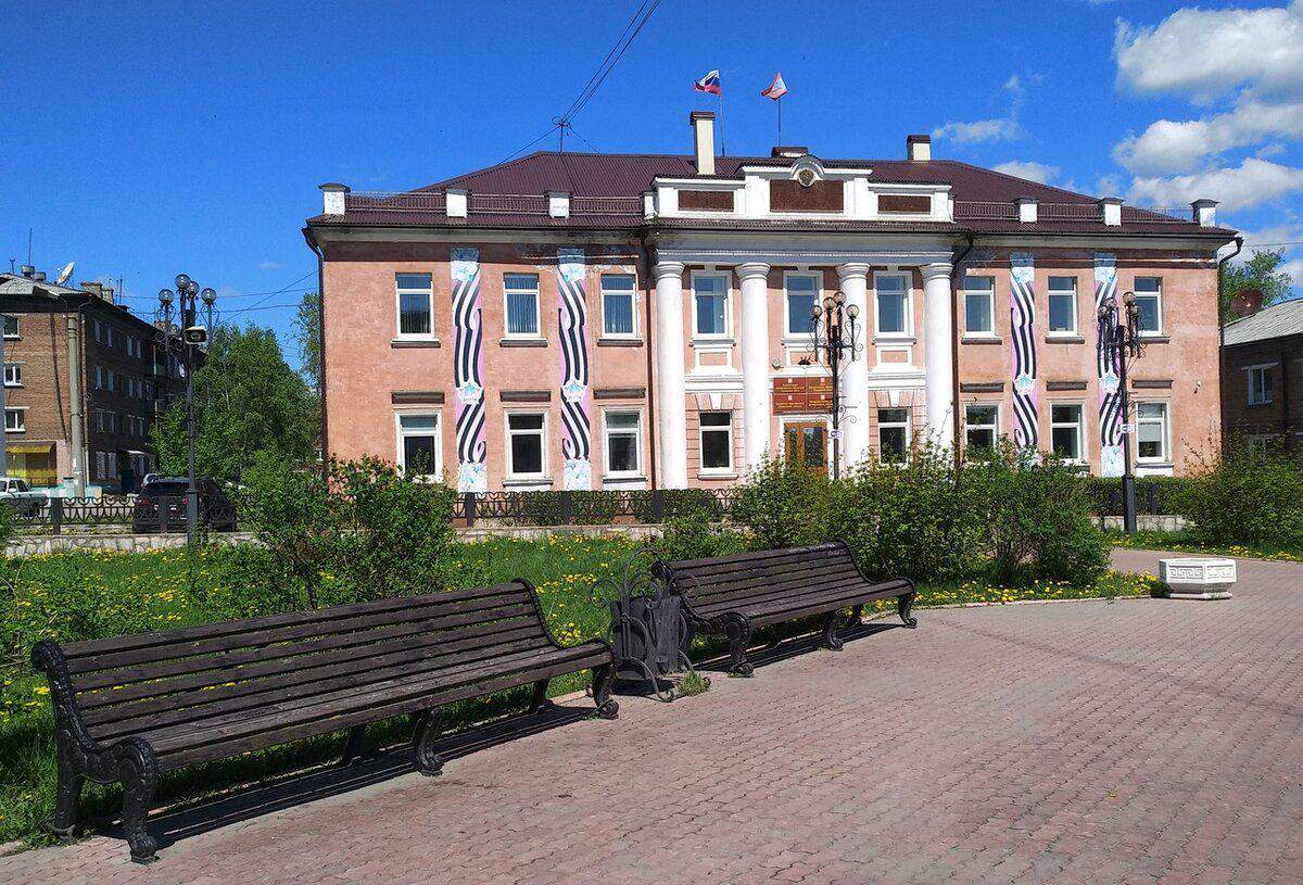 Глава Слюдянки вместе с заместителем обвиняются в превышении должностных полномочий