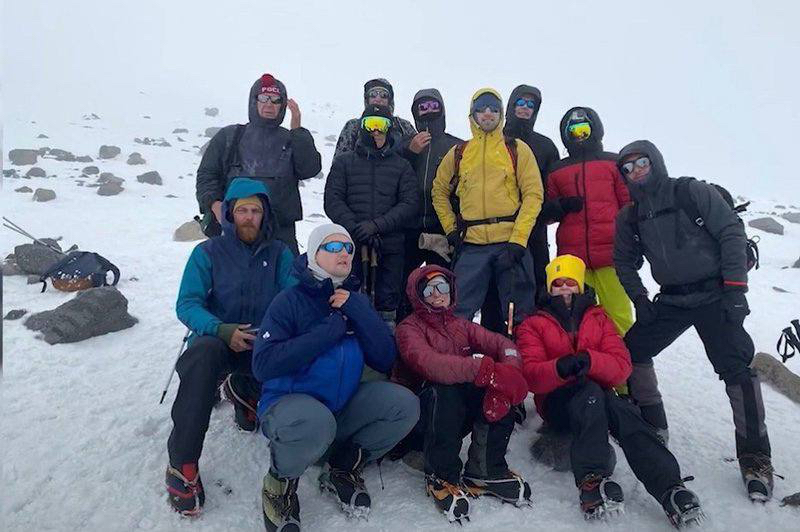 Директор братской школы взошёл на Эльбрус