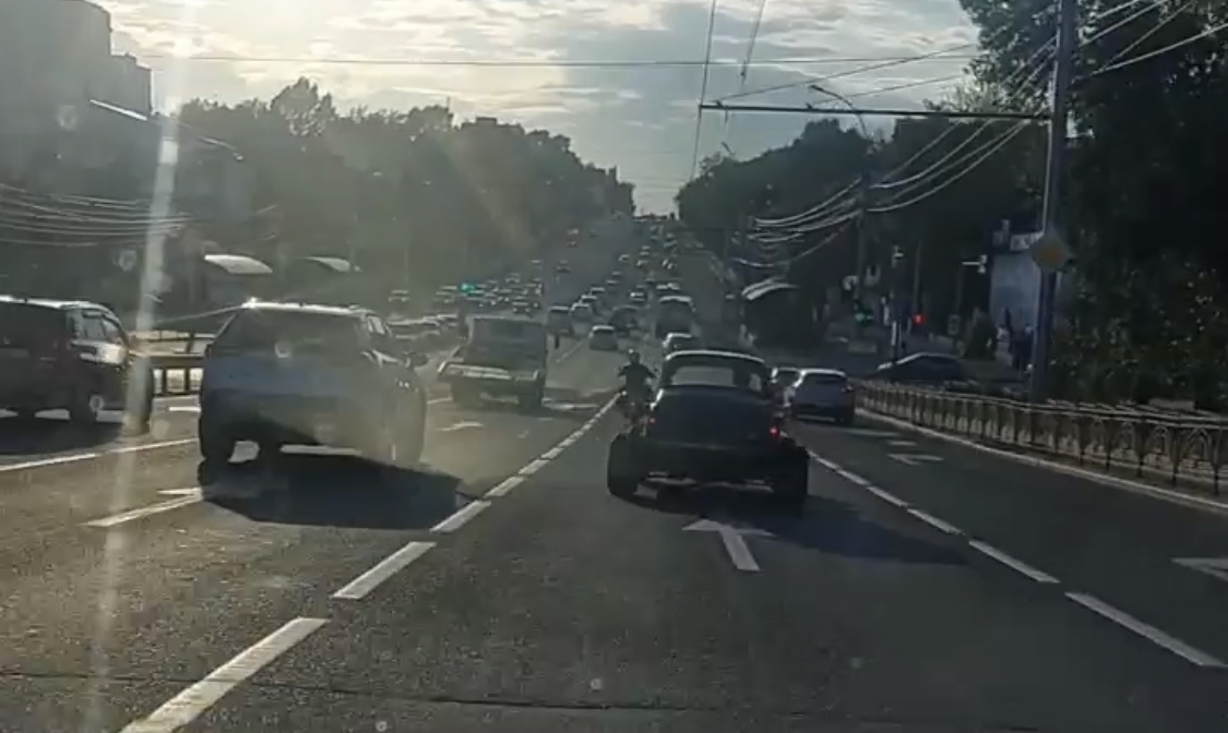 Супер–авто на улицах Иркутска (видео)