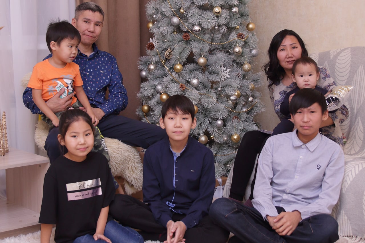 Многодетная семья из Бохана победила во Всероссийском конкурсе «Семья года»