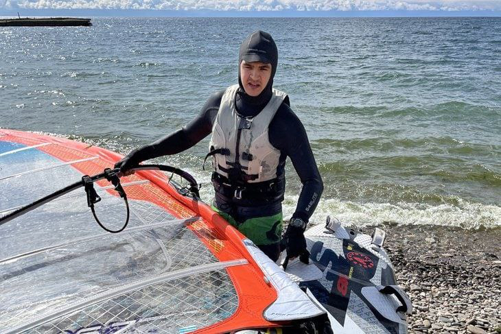 Пересёк Байкал на парусной доске