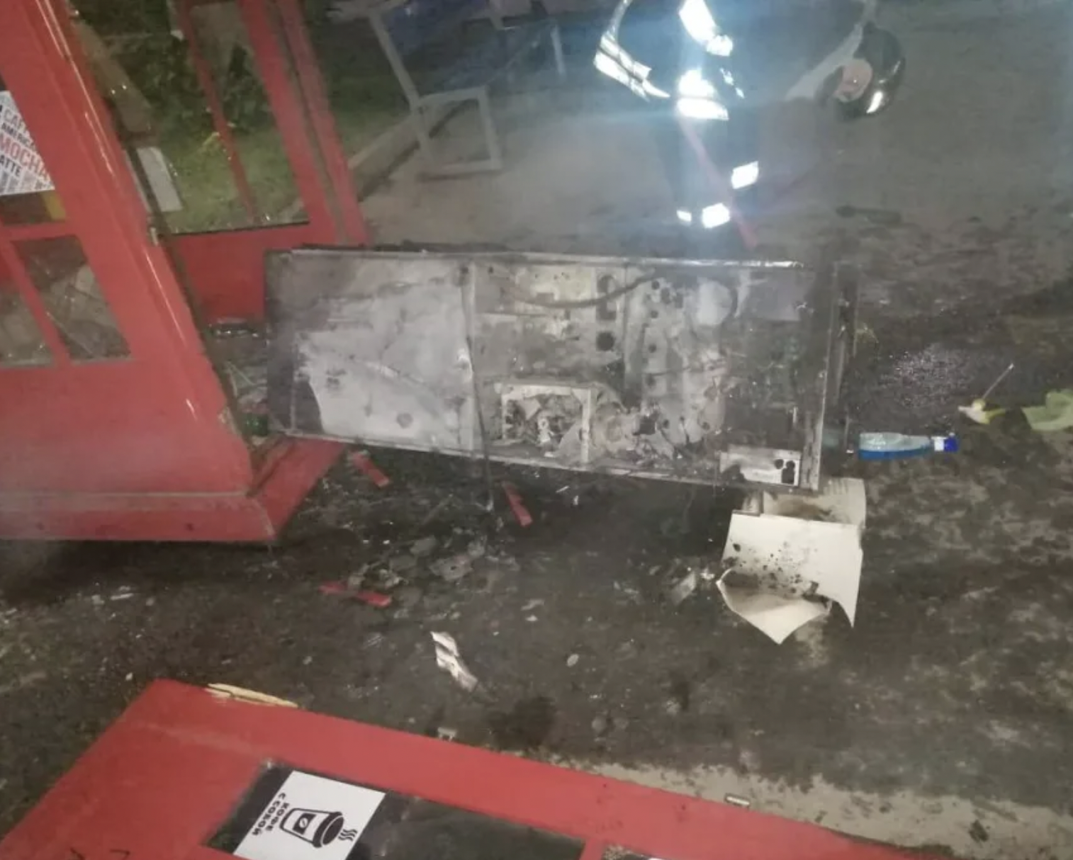 В Иркутске впервые подожгли кофе-автомат