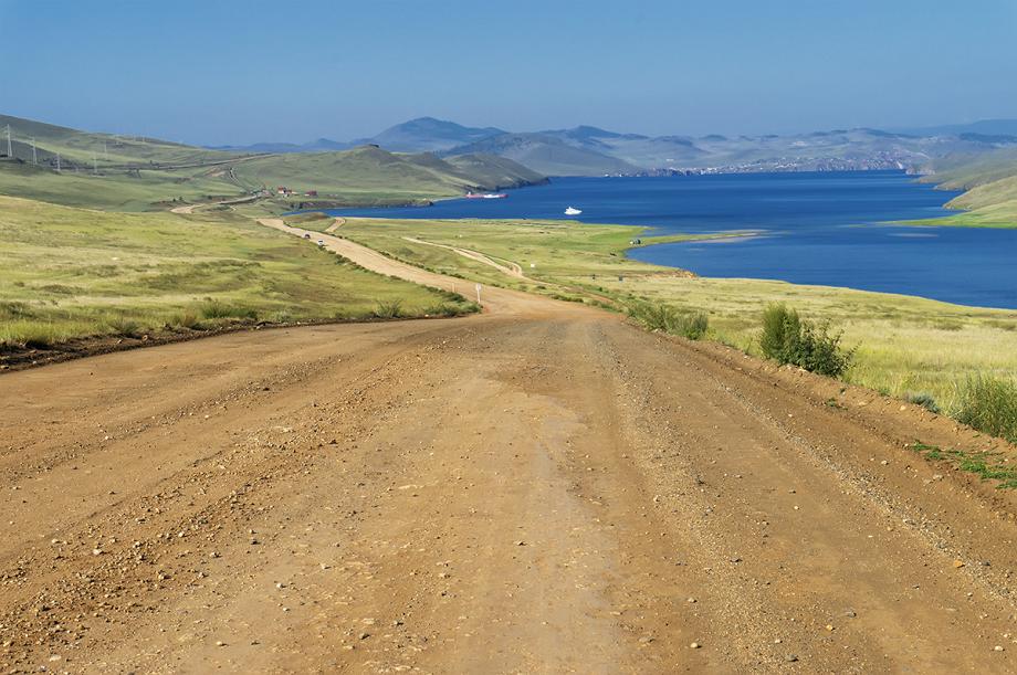 На Ольхоне уложили первый асфальт
