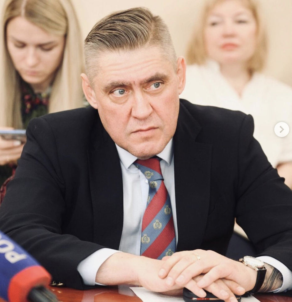 Мэр Черемхово раздает щенков «в добрые руки»