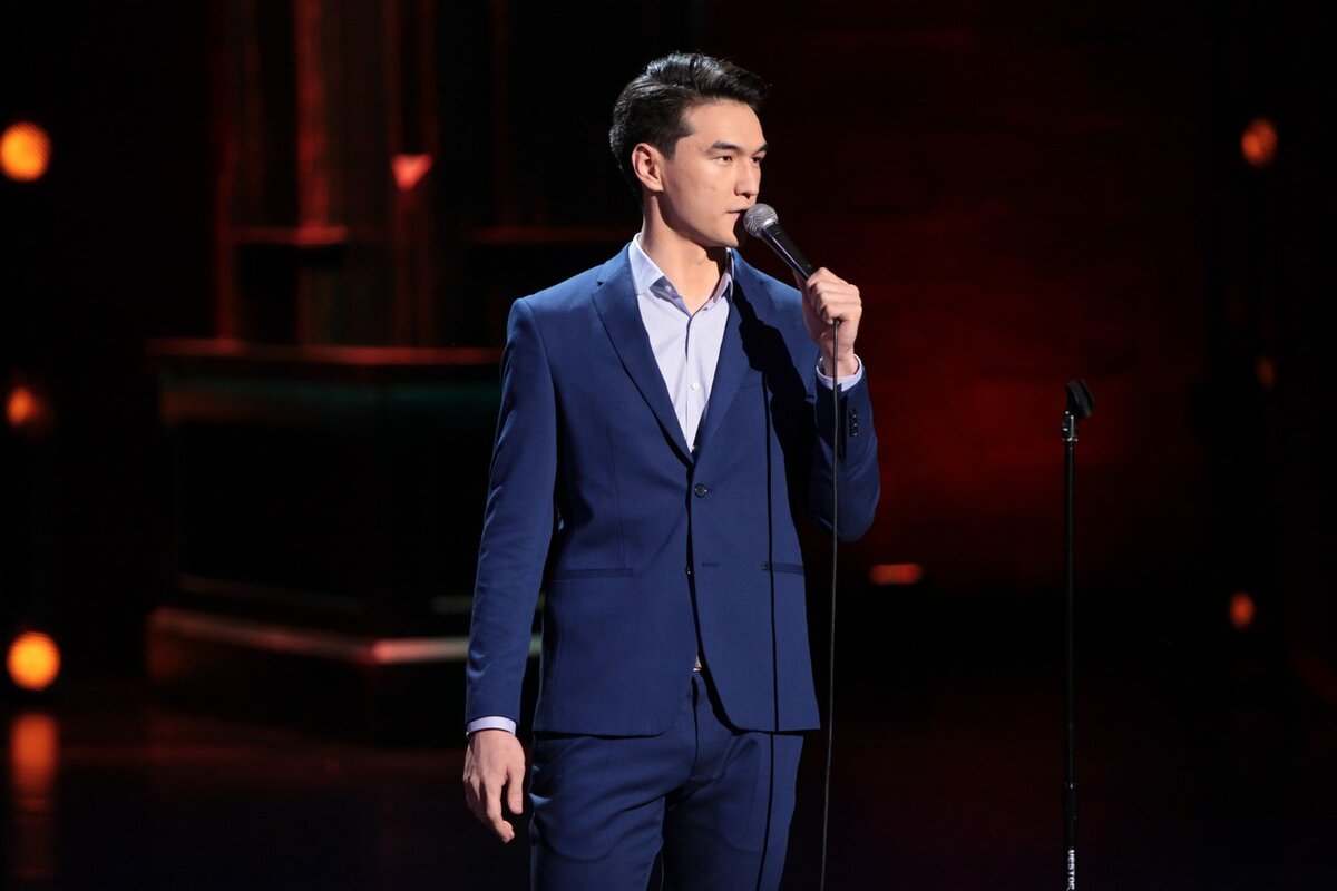 «Ну че, с России есть приезжие?»