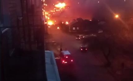 В Иркутске на жилой дом упал самолет СУ-30 (видео)