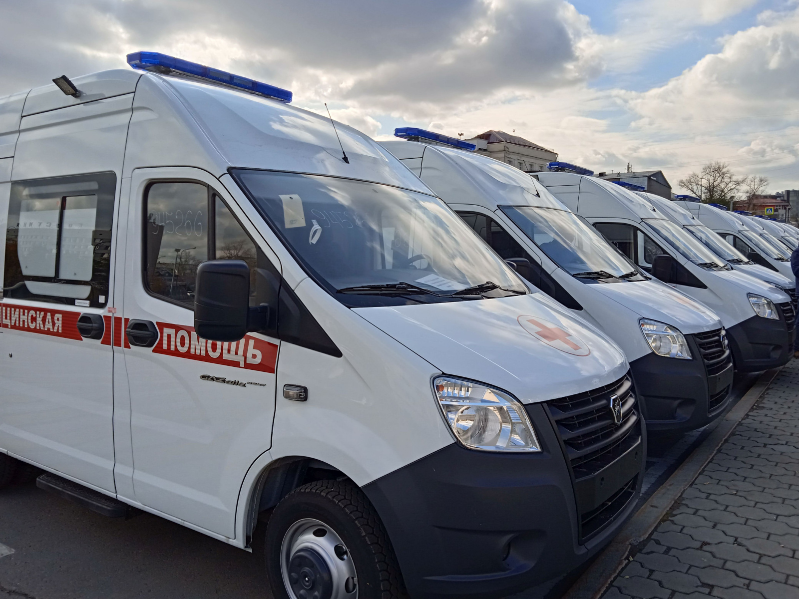 31 машину получили больницы и поликлиники Иркутской области