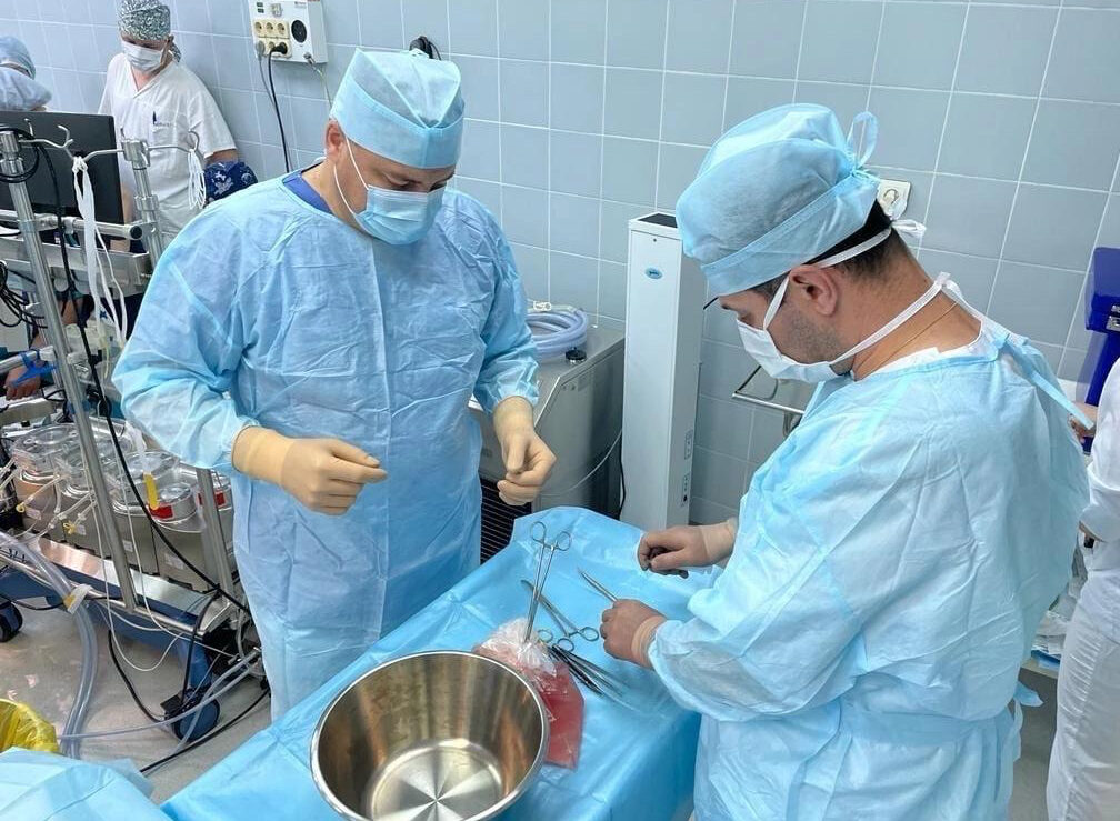 Иркутские медики впервые провели операцию по трансплантации сердца