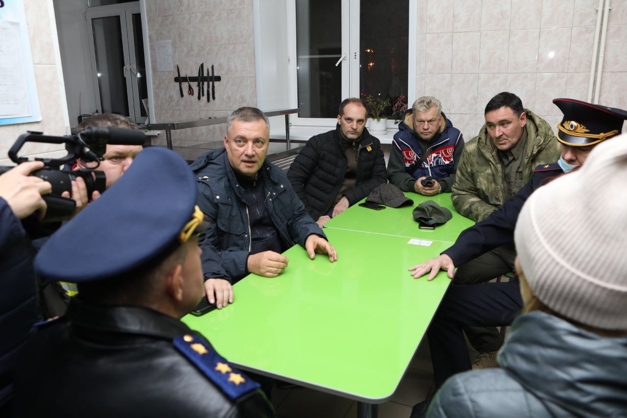 Жителям дома, на который упал самолет, помогут с новым жильем