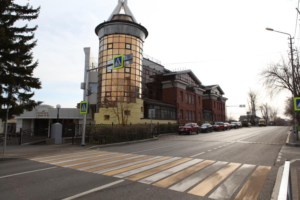 Мэр Иркутска пешком прошел по улице Профсоюзной, проверяя качество ремонта