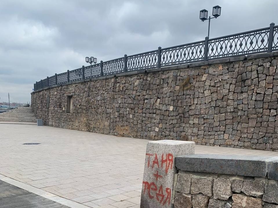 Остановки и фасады в Иркутске покроют антивандальными материалами