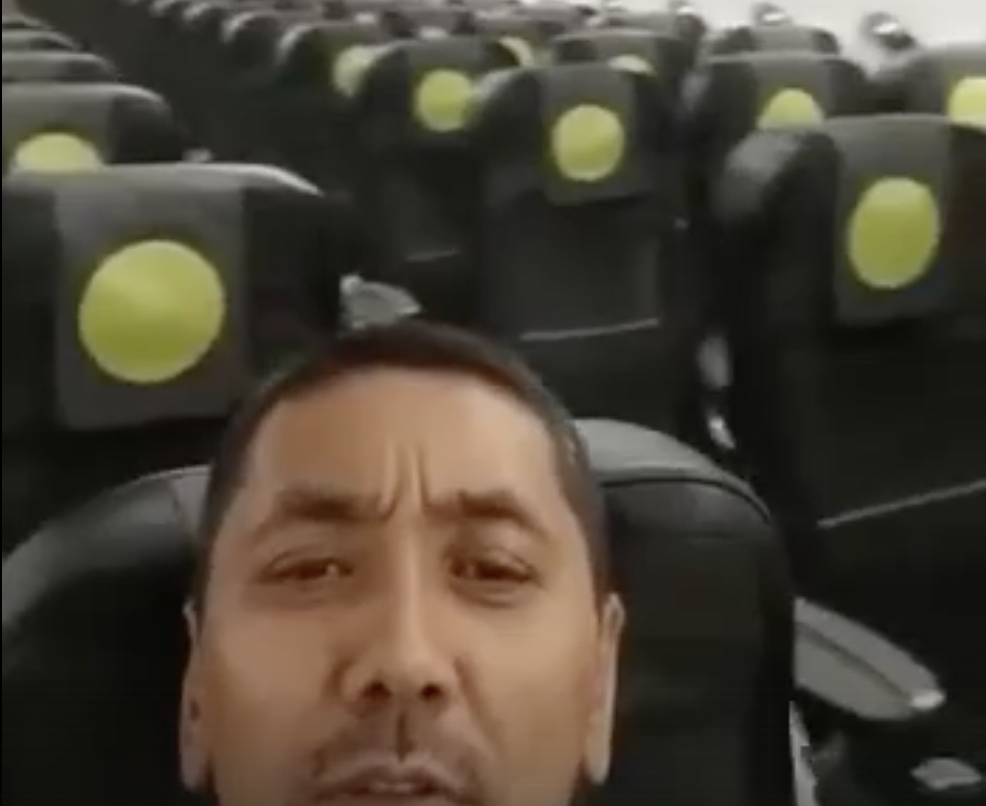 Вдвоем в пустом аэробусе летели в Иркутск из Бишкека отец и сын (видео)