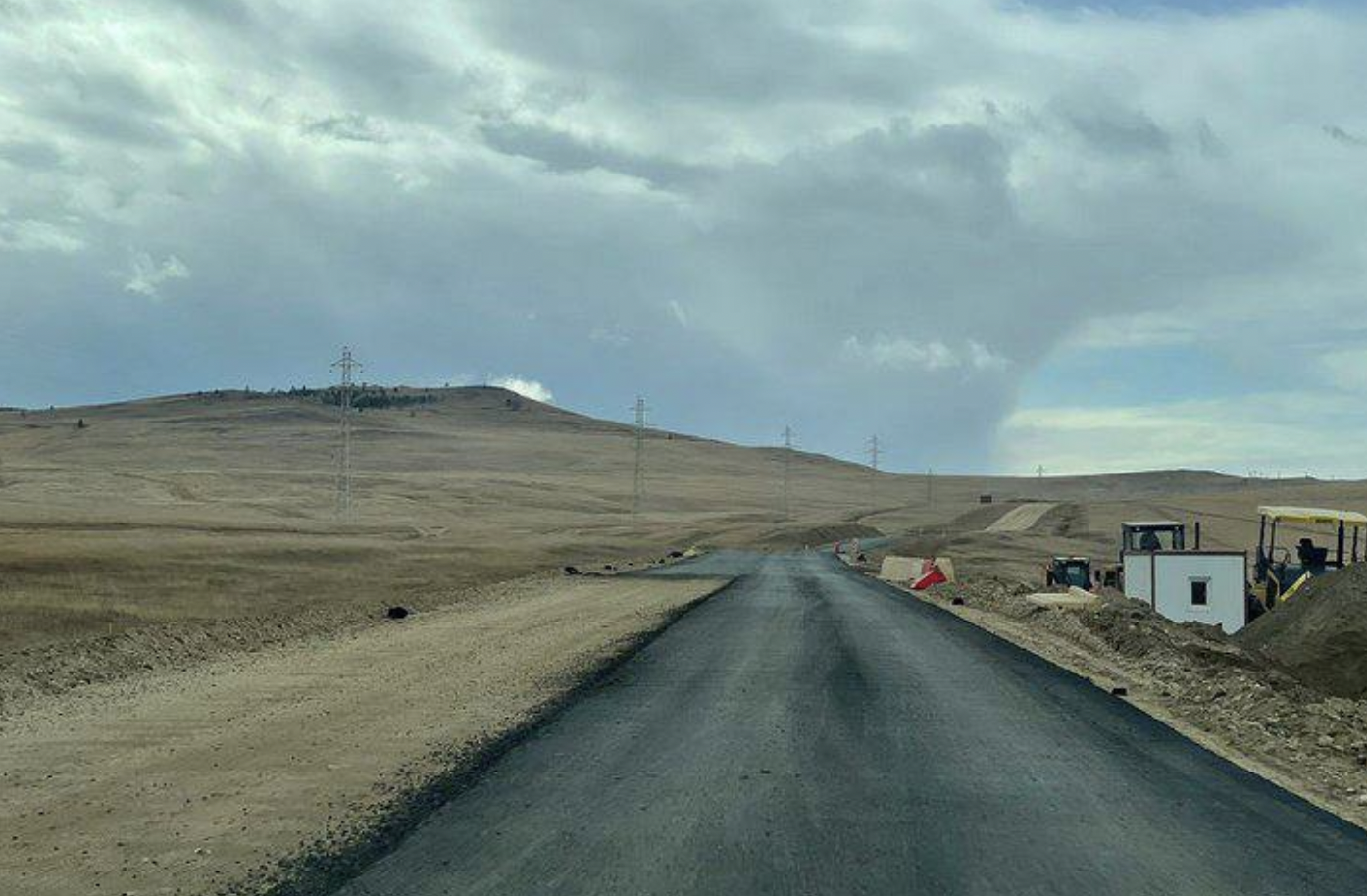 «На Ольхоне заасфальтировали первые 500 метров дороги»