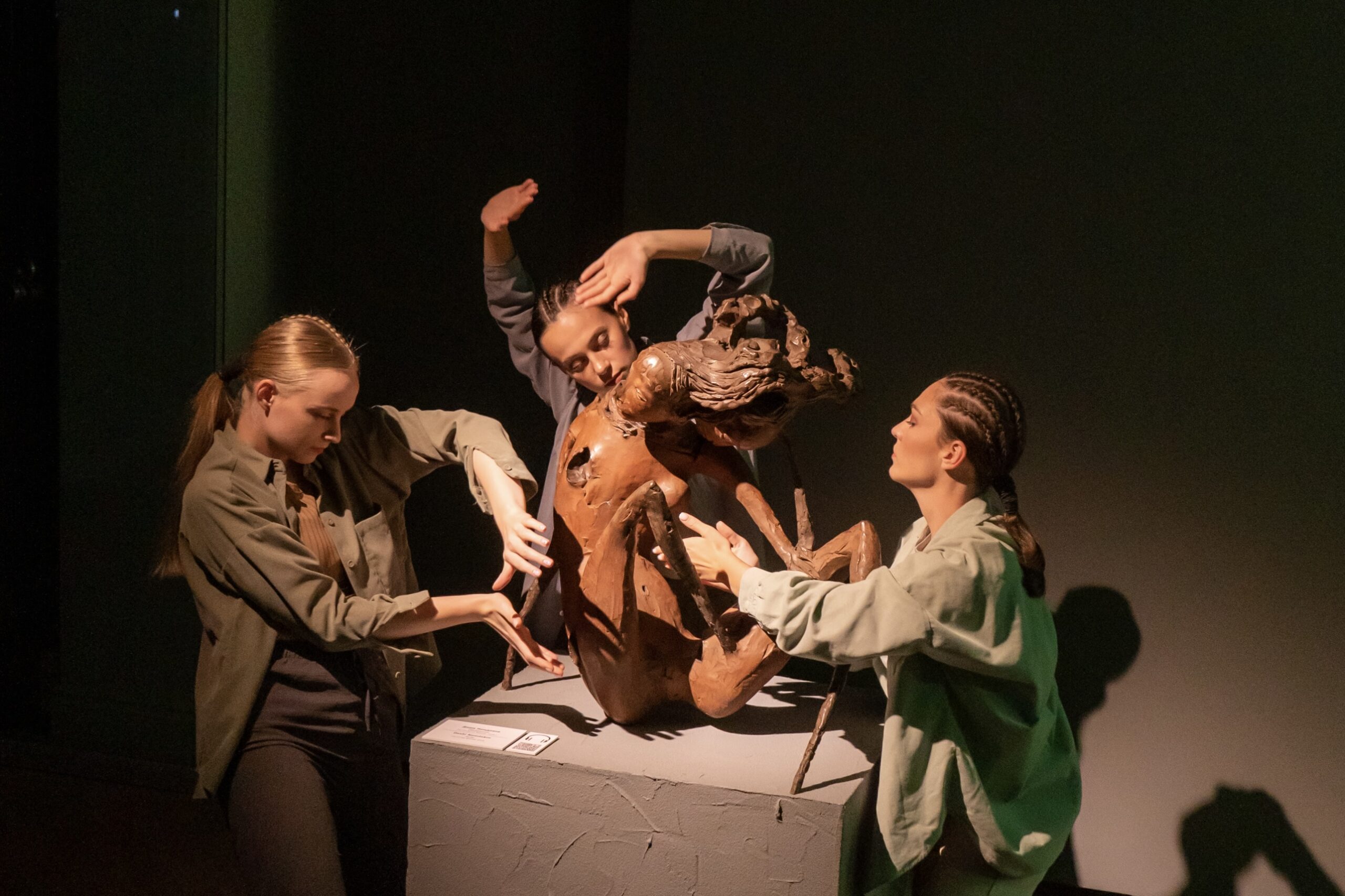 Пластический этюд по мотивам скульптур Намдакова покажут в Иркутске