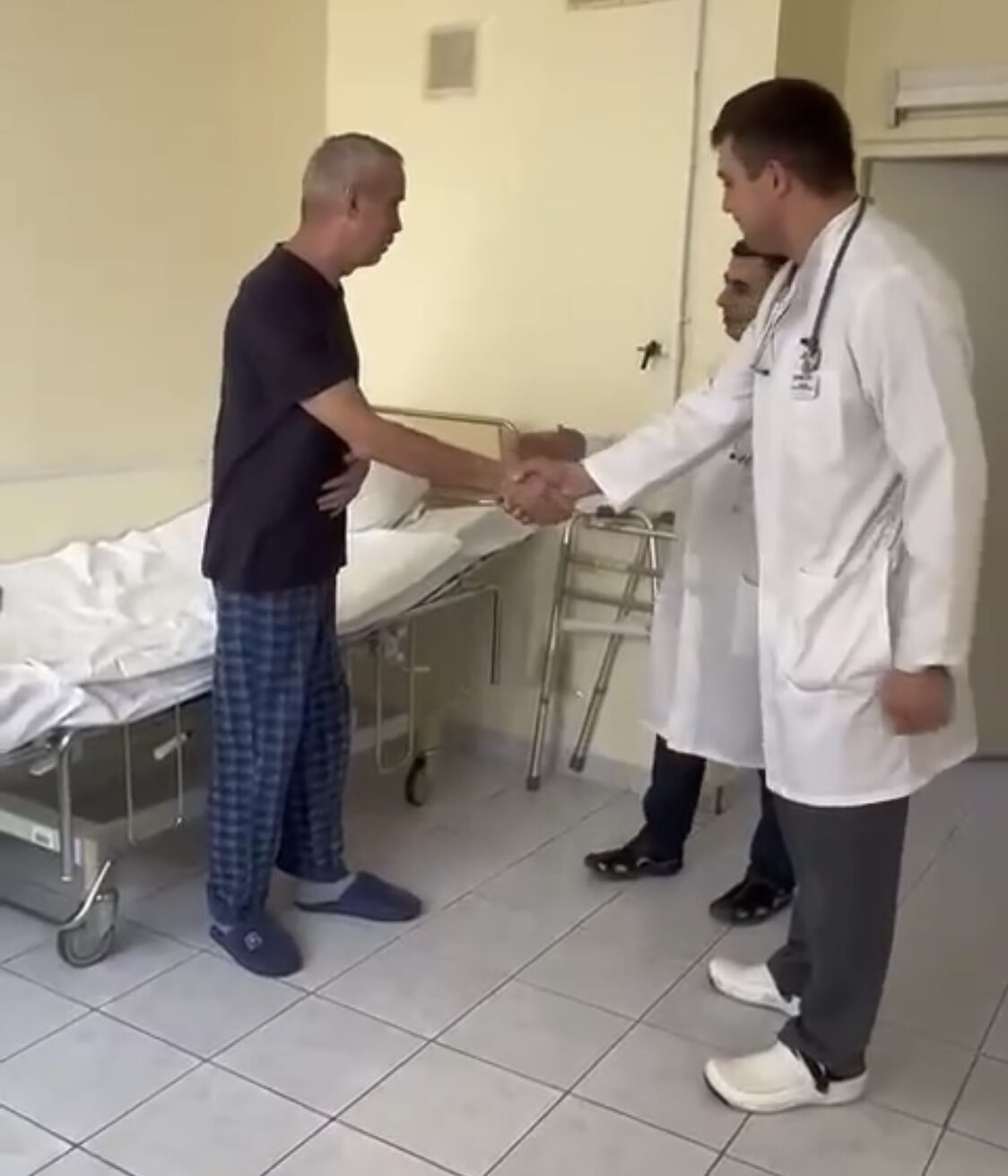 Раненый в Усть-Илимске военком  выписался из больницы