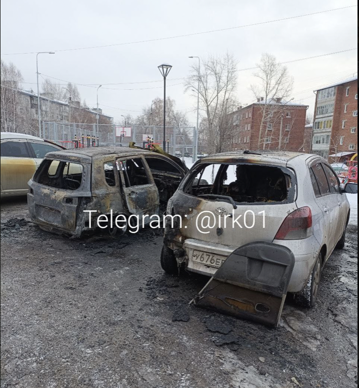 В Иркутске поджигают автомобили во дворах