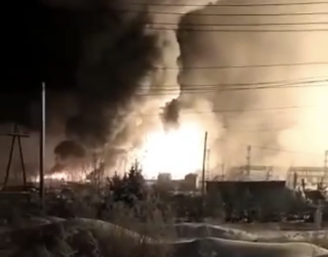 Пожар произошел на нефтегазоконденсатном месторождении в Усть-Кутском районе (видео)