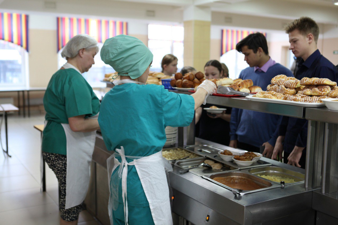 Мэр Иркутска проверил качество питания в школах и детсадах