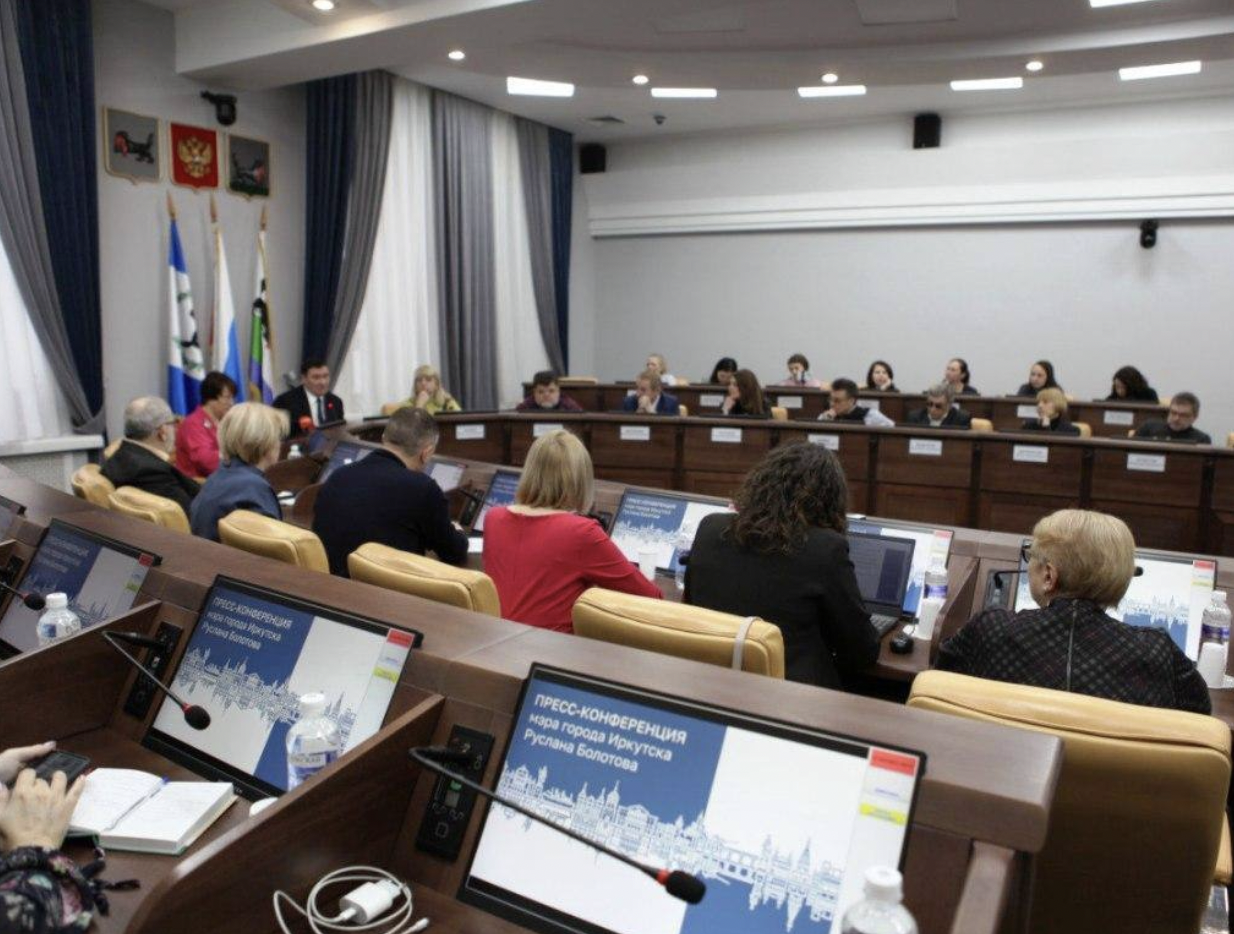 «Кто-то же должен им сказать в конце концов»