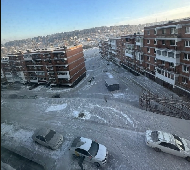 Роспотребнадзор проверил серый снег в Иркутском районе