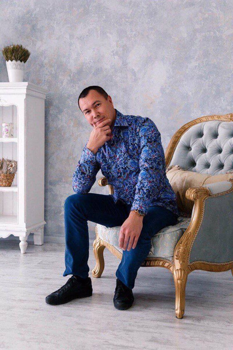 «Вы всерьез считаете, что владелец сети магазинов не может позволить себе хорошие часы?»