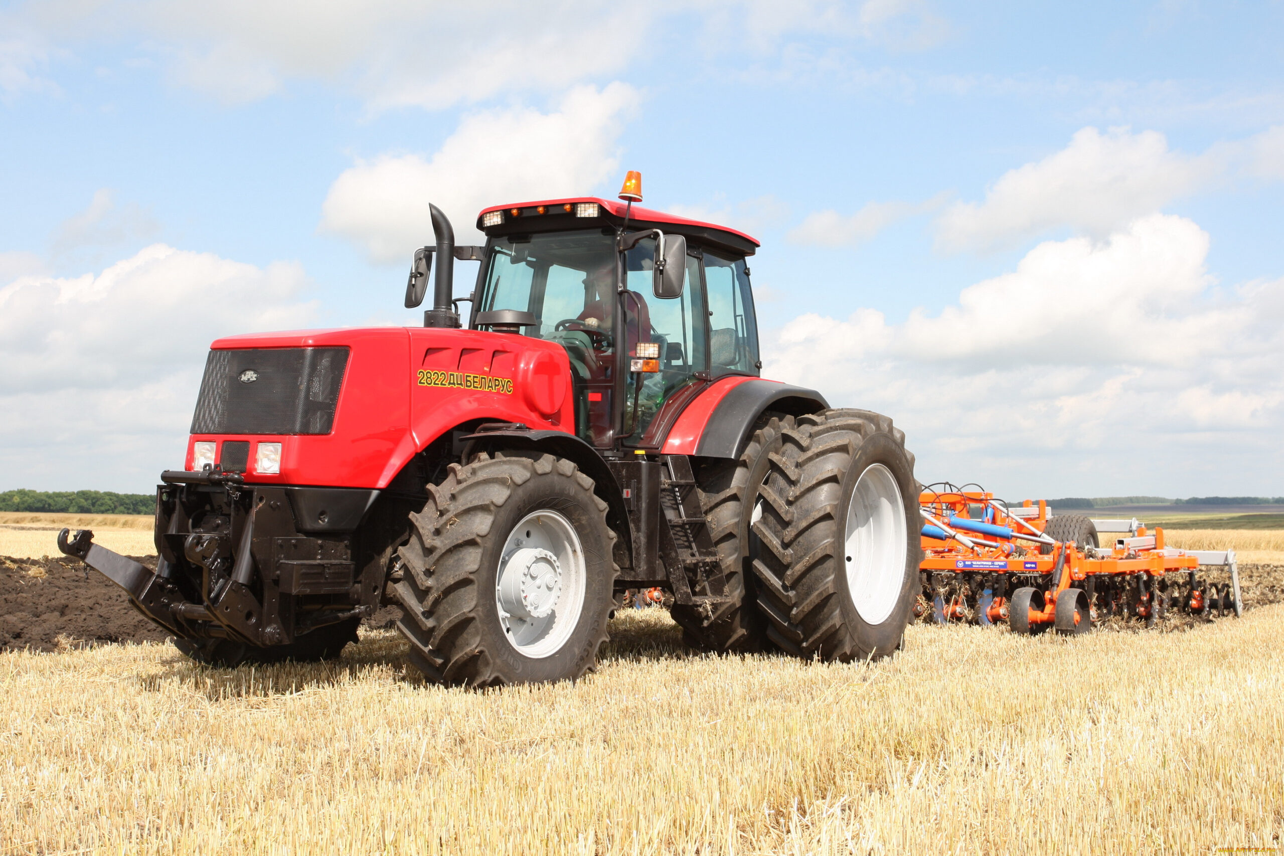 Приангарье продолжит приобретать белорусскую сельскохозяйственную технику