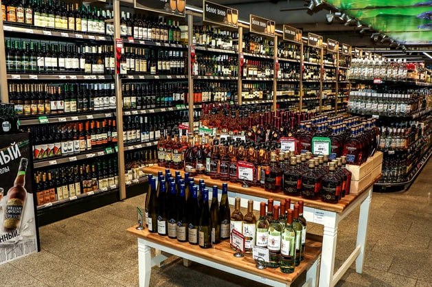 Продажу алкоголя ограничат в Иркутской области в дни последних звонков