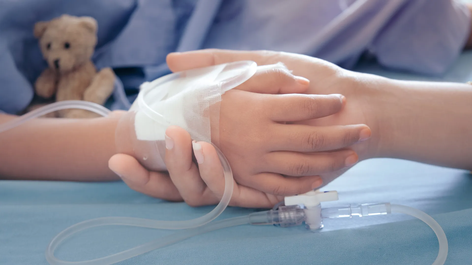 Ребенку выстрелили в грудь во время стрельбы «по банкам» на Байкале