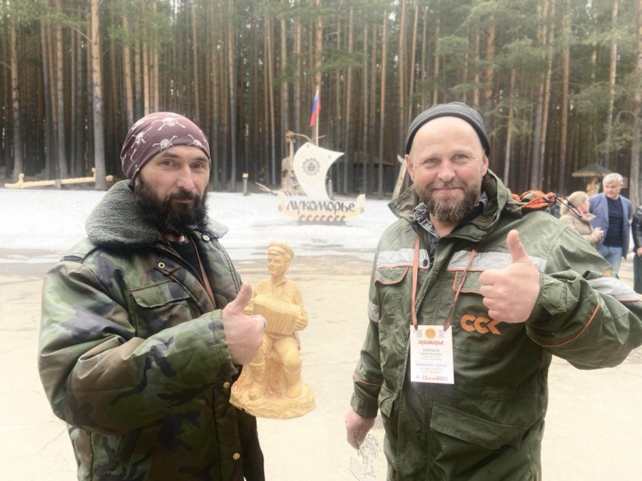 Фестиваль деревянной скульптуры «Лукоморье» проходит в Савватеевке