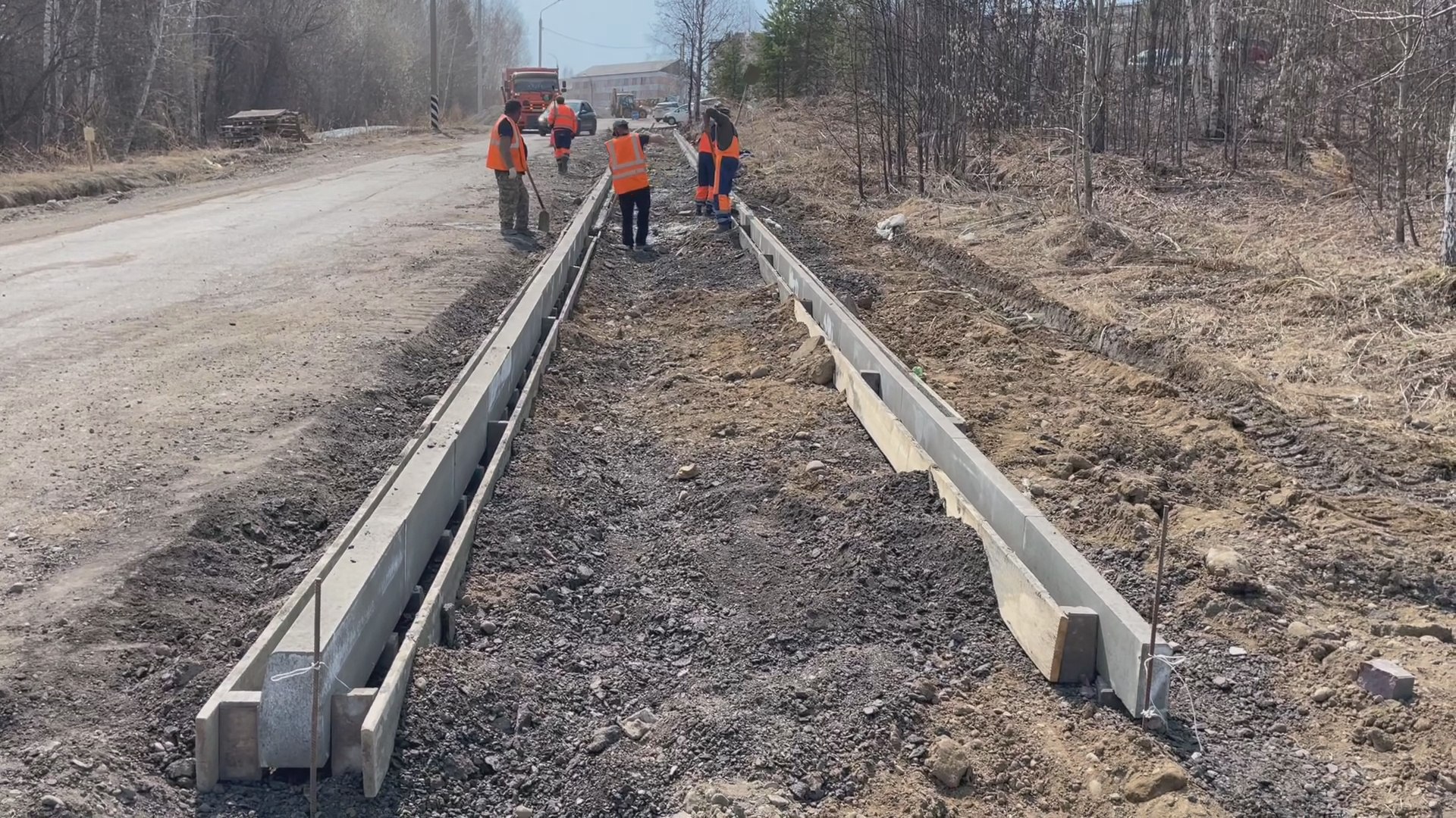 В микрорайоне Зеленый начали ремонтировать окружную дорогу