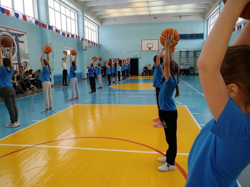 Путин подписал закон о допуске детей на физкультуру только после профосмотра