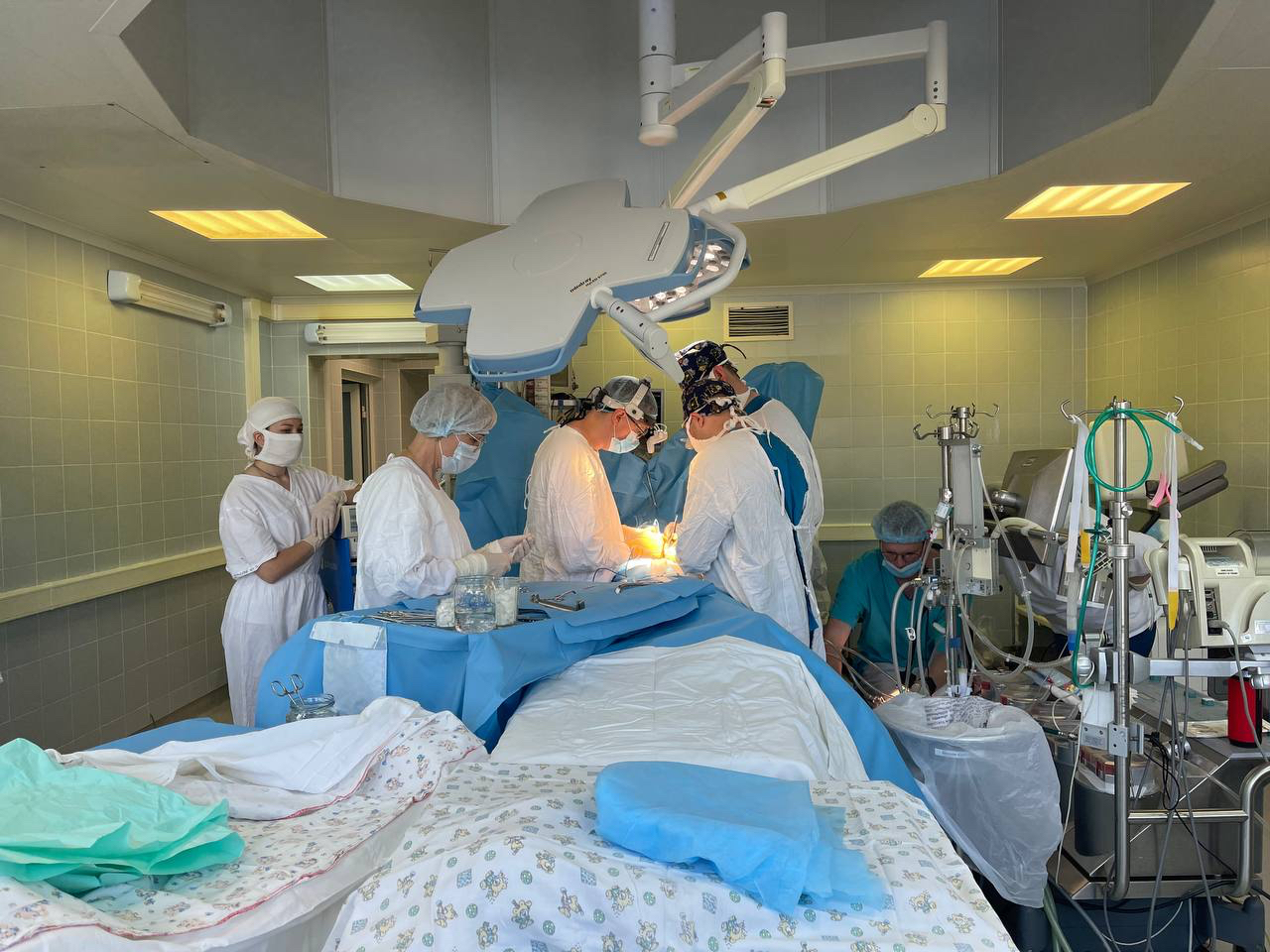 Редкую операцию на сердце провели новорожденному иркутские врачи