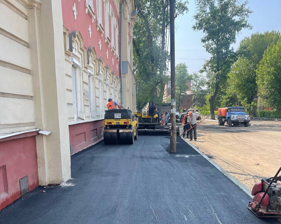Тротуары на Свердлова начали асфальтировать