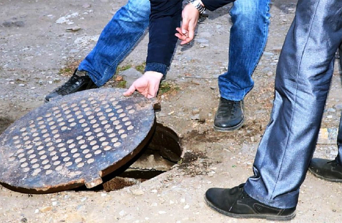 Крышки канализационных люков воруют в Иркутске