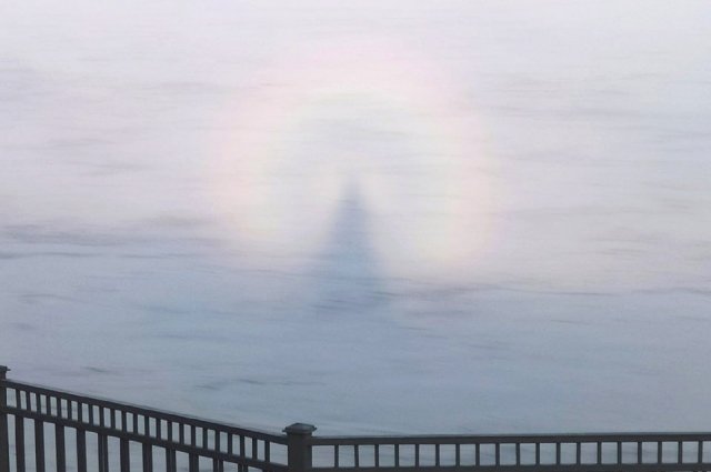 Иркутянка сфотографировала «Брокенского призрака» на Нижней Набережной