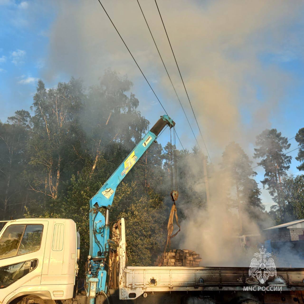 Водитель автокрана погиб от удара током в Иркутском районе