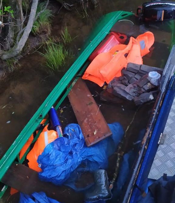 Семейная пара с внуком пропала на реке в Киренском районе Иркутской области