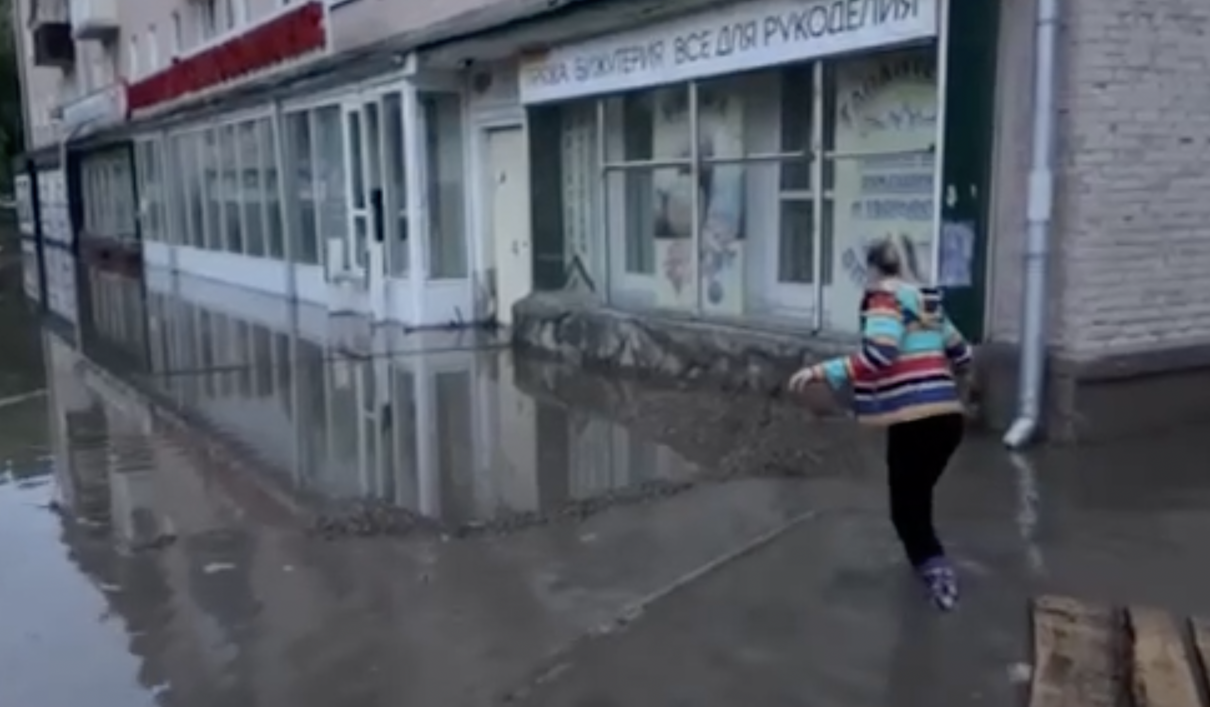 В Усолье-Сибирском затопило дом (видео)