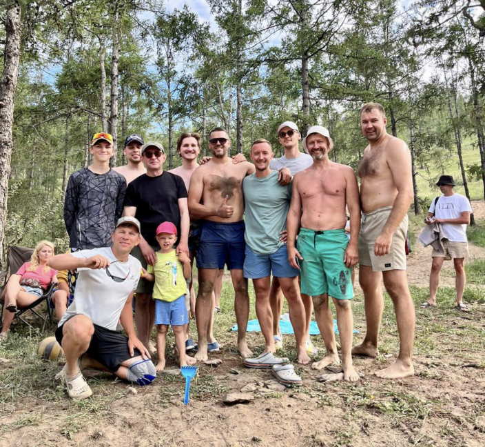 «Константин Хабенский снова приехал на Байкал отдохнуть в палаточном лагере»